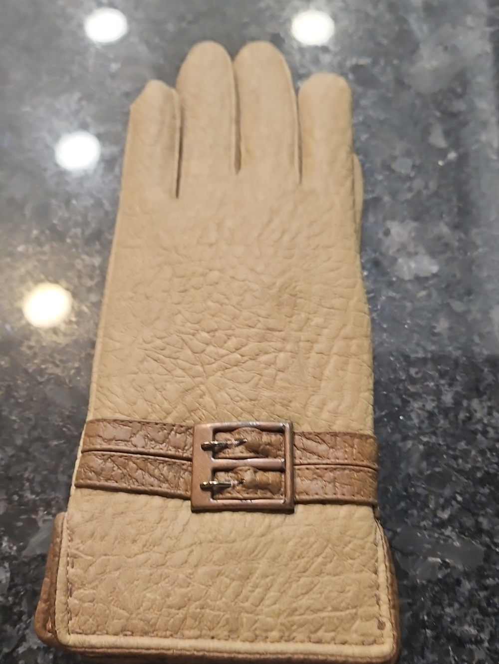 Women's Tan Gloves with Buckle Accent Sz B